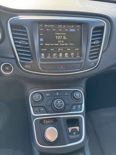 2016 Chrysler 200 Limited