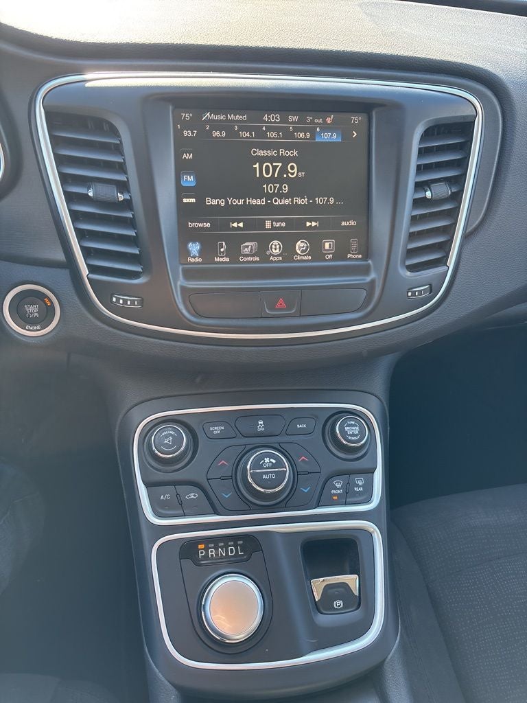 2016 Chrysler 200 Limited