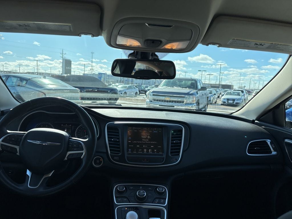 2016 Chrysler 200 Limited