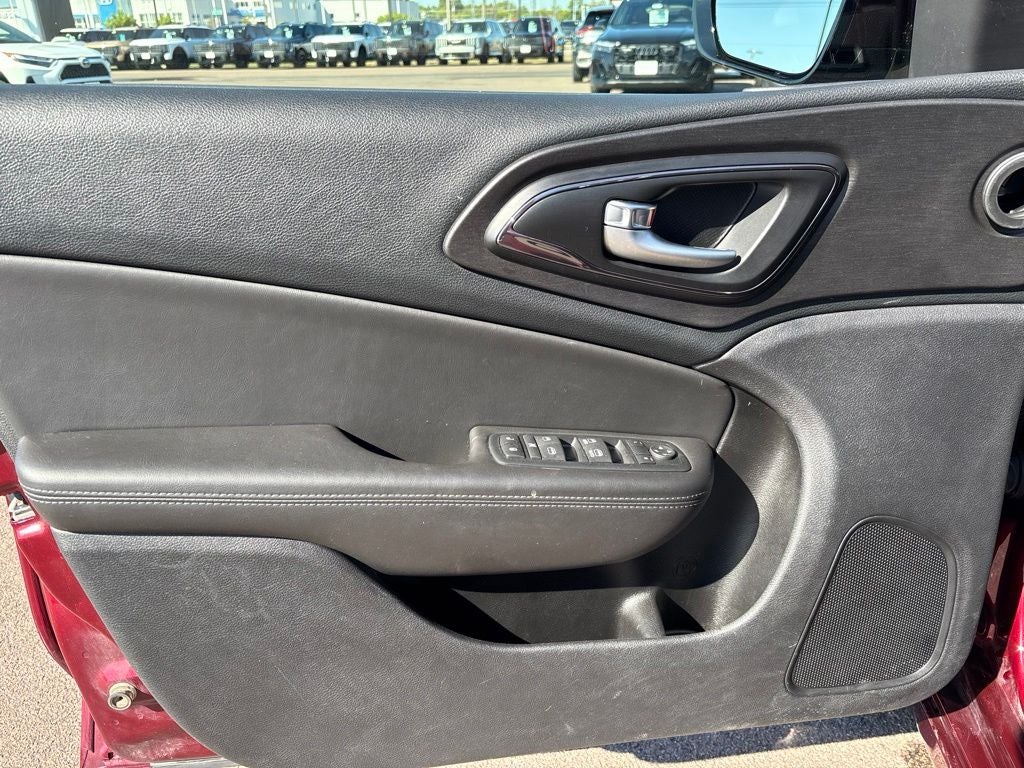 2016 Chrysler 200 S