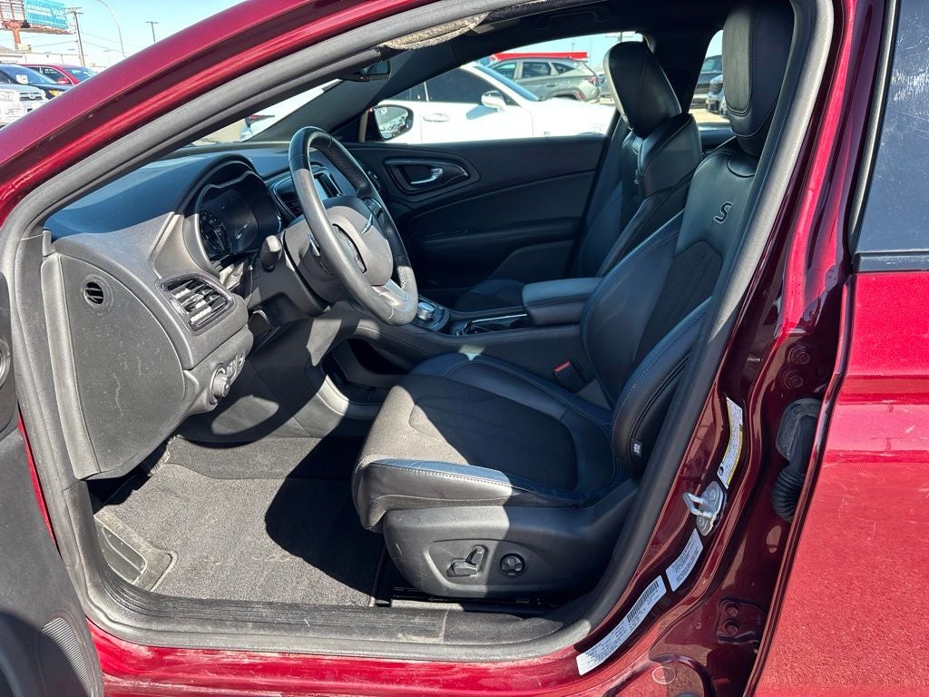 2016 Chrysler 200 S