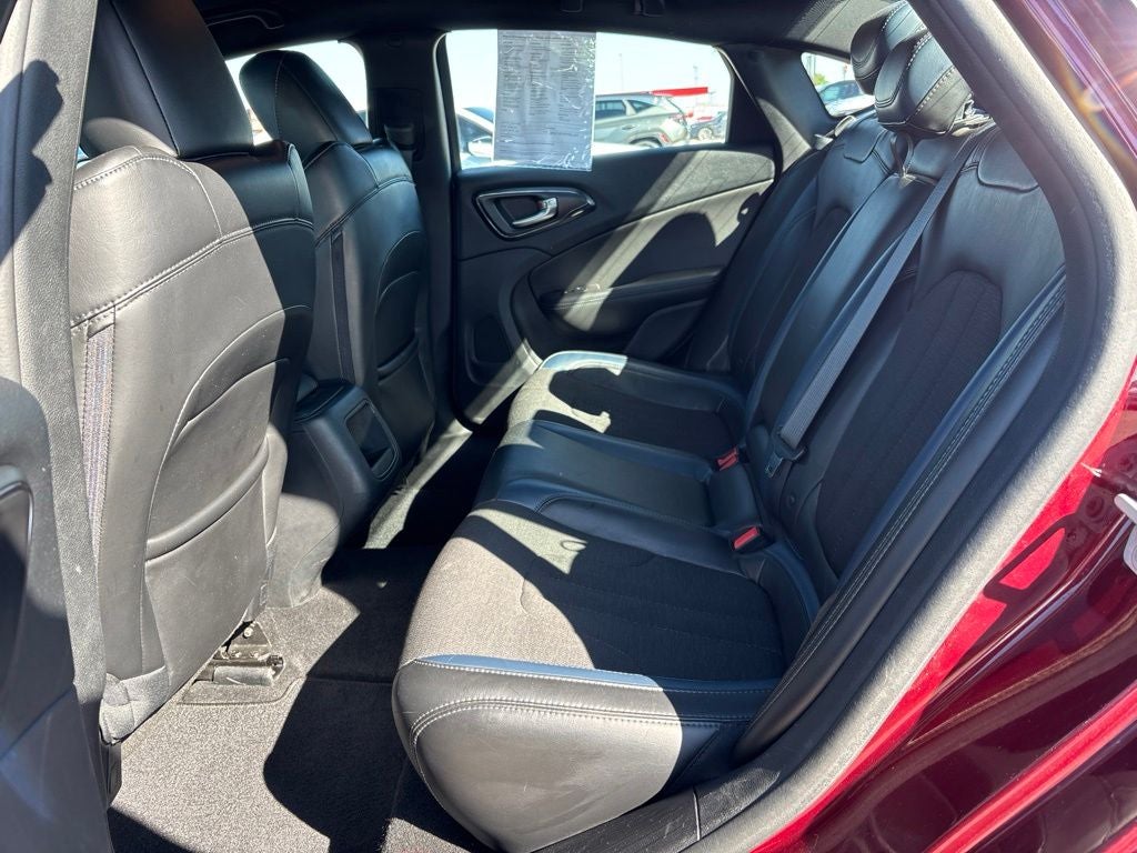 2016 Chrysler 200 S
