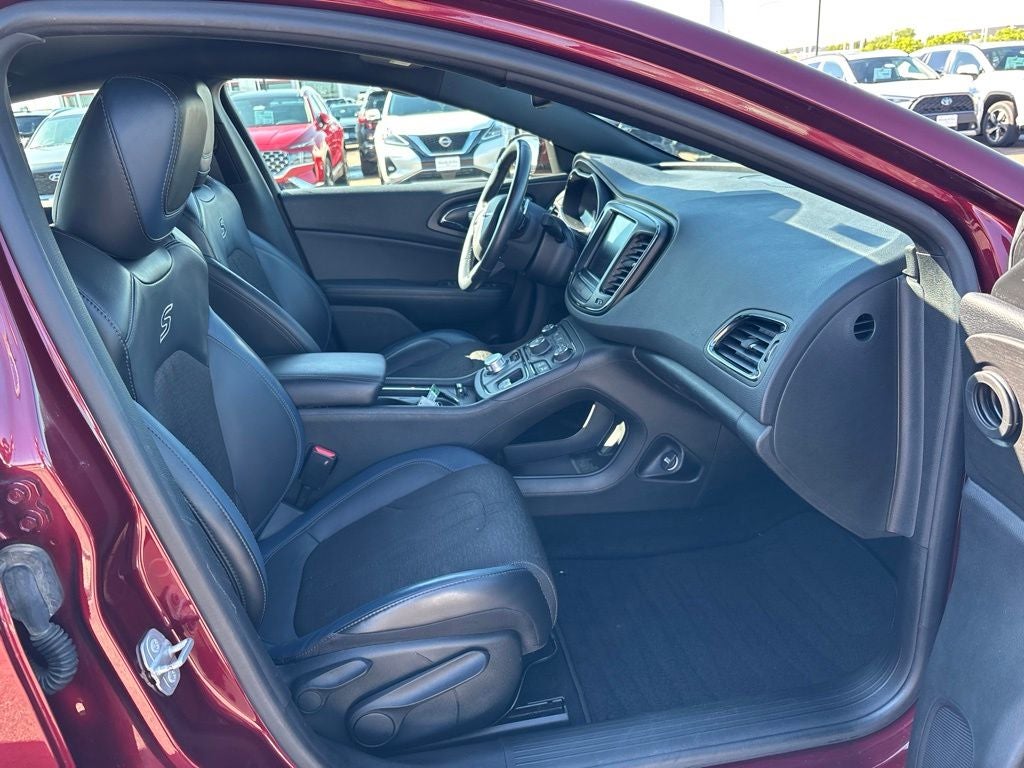 2016 Chrysler 200 S