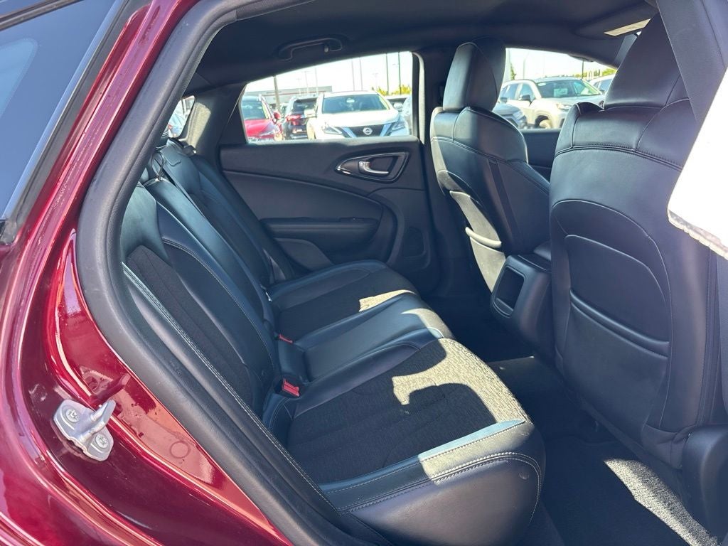 2016 Chrysler 200 S