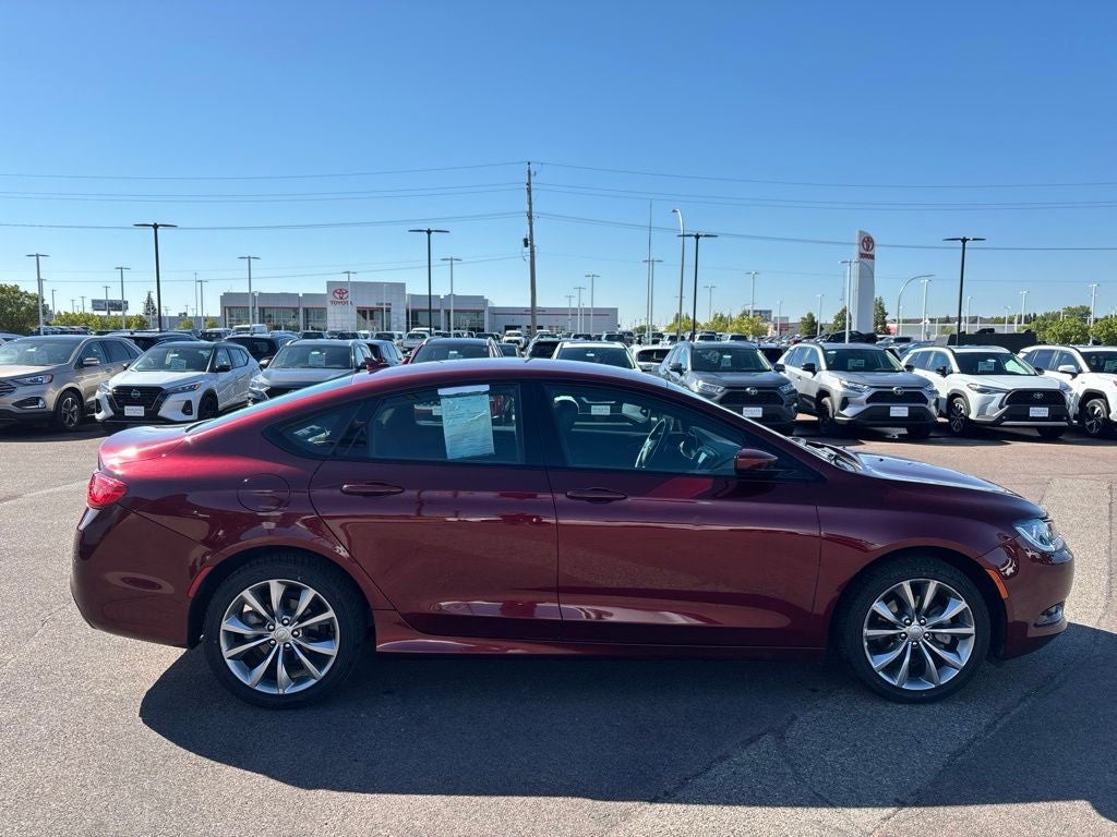 2016 Chrysler 200 S