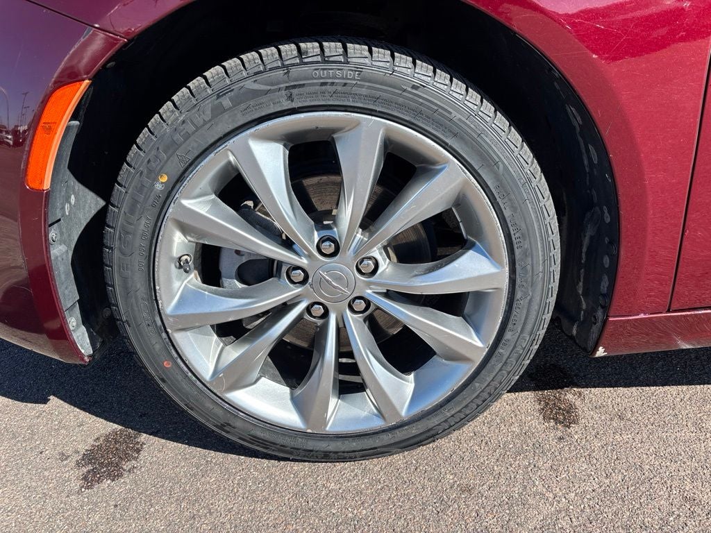 2016 Chrysler 200 S