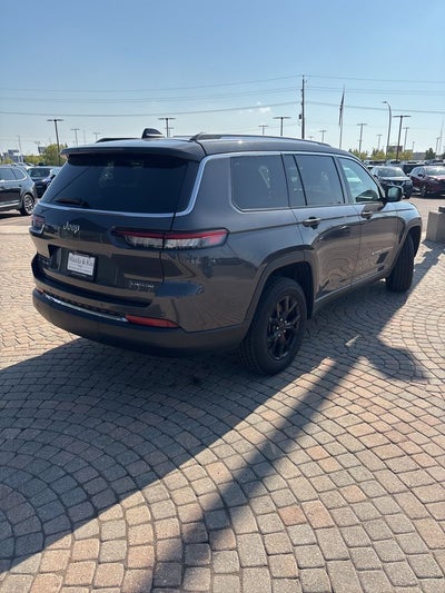 2022 Jeep Grand Cherokee L Laredo