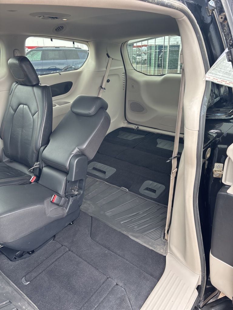 2017 Chrysler Pacifica Touring L Plus
