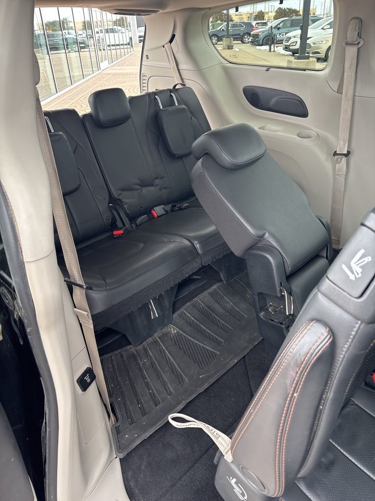 2017 Chrysler Pacifica Touring L Plus