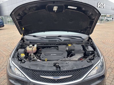 2017 Chrysler Pacifica Touring L Plus