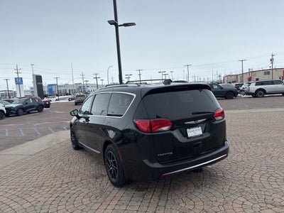 2017 Chrysler Pacifica Touring L Plus
