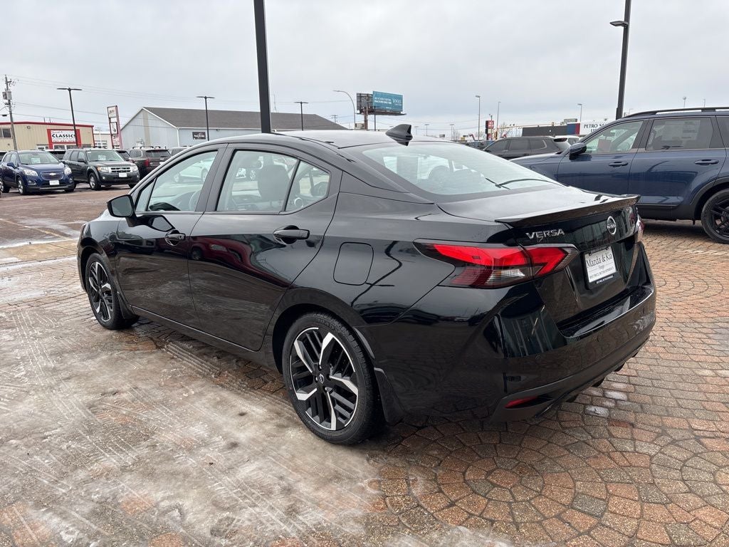 2023 Nissan Versa 1.6 SR