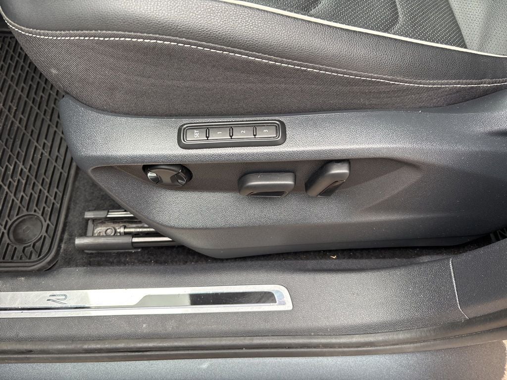 2024 Volkswagen Tiguan 2.0T SEL R-Line