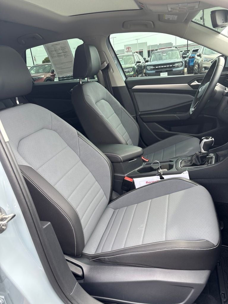 2025 Volkswagen Jetta 1.5T SE