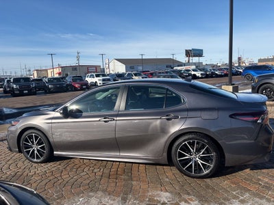 2022 Toyota Camry SE