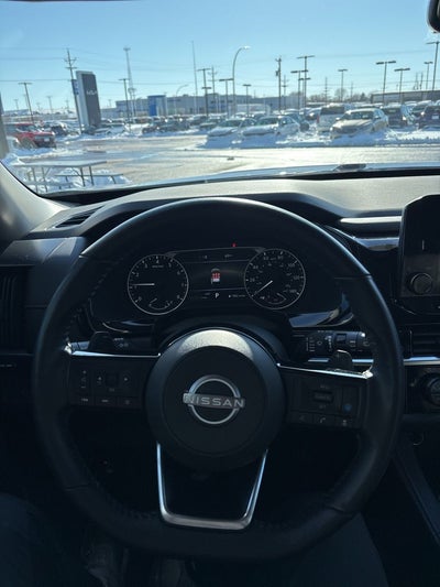 2022 Nissan Pathfinder SL