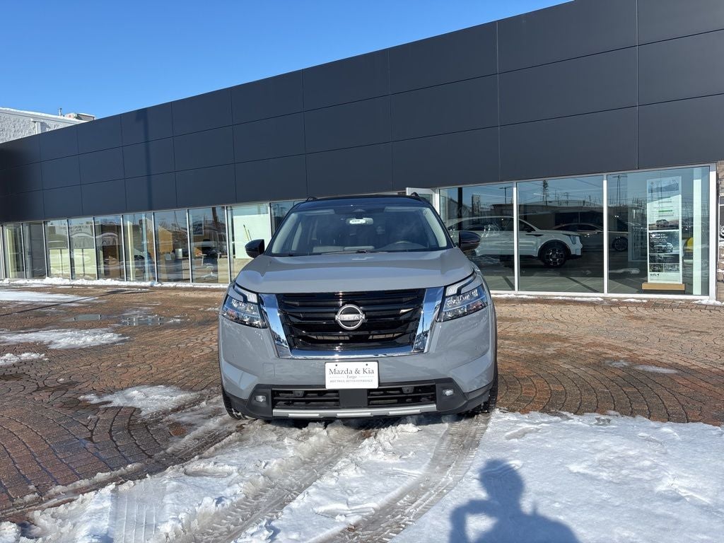 2022 Nissan Pathfinder SL