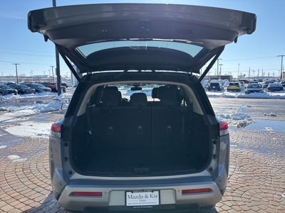 2022 Nissan Pathfinder SL