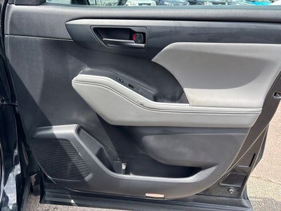 2022 Toyota Highlander Hybrid LE