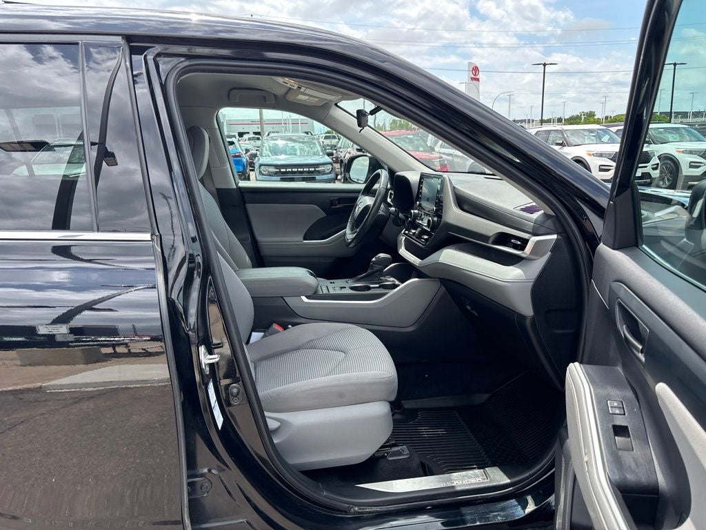 2022 Toyota Highlander Hybrid LE