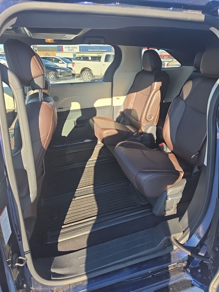 2021 Toyota Sienna Limited 7 Passenger