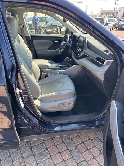 2022 Toyota Highlander Hybrid XLE