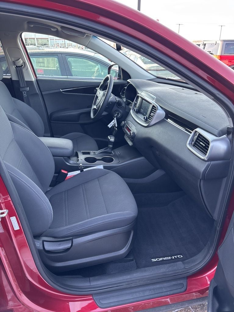2019 Kia Sorento S