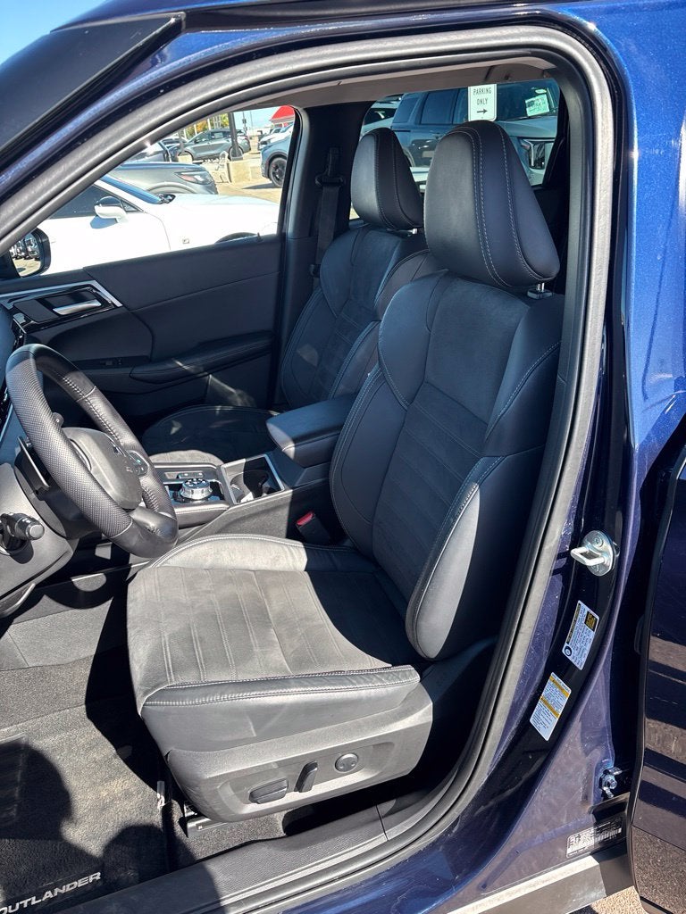 2022 Mitsubishi Outlander SE