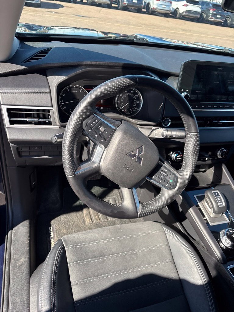 2022 Mitsubishi Outlander SE