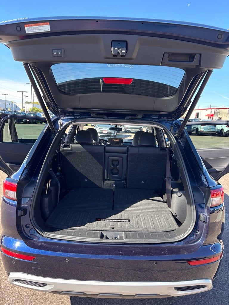 2022 Mitsubishi Outlander SE