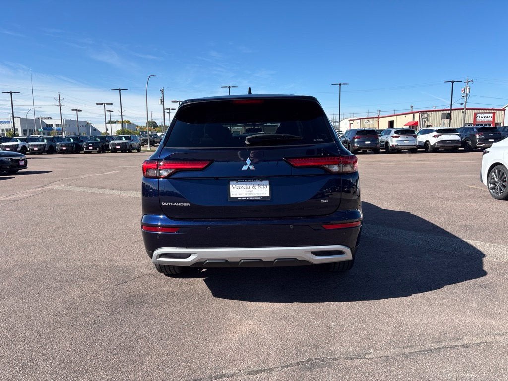 2022 Mitsubishi Outlander SE
