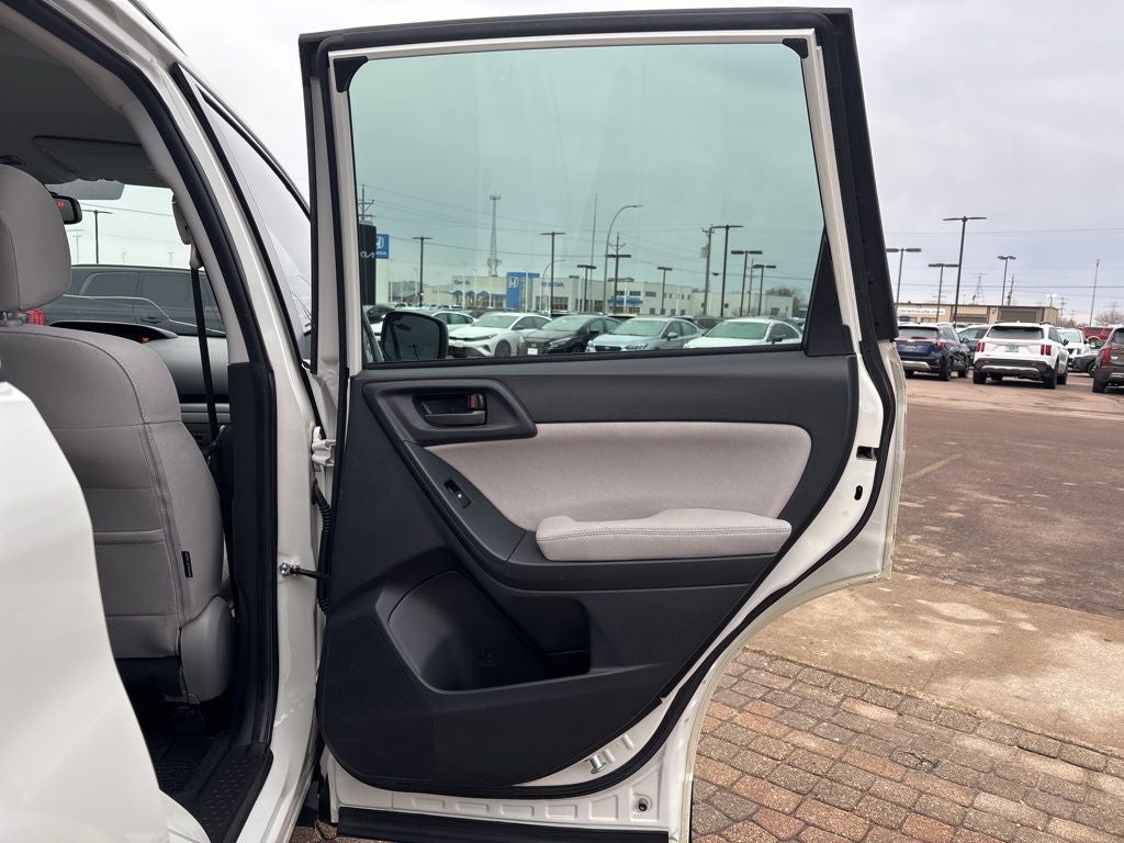 2015 Subaru Forester 2.5i