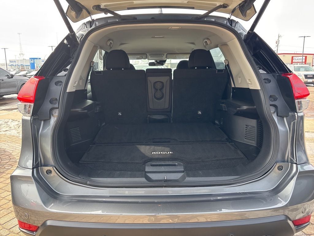 2020 Nissan Rogue SV
