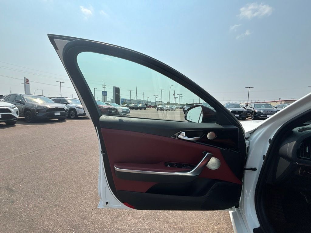 2023 Kia Stinger GT-Line