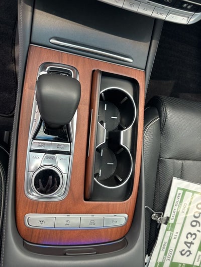 2020 Kia K900 Luxury VIP Package