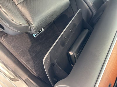 2020 Kia K900 Luxury VIP Package