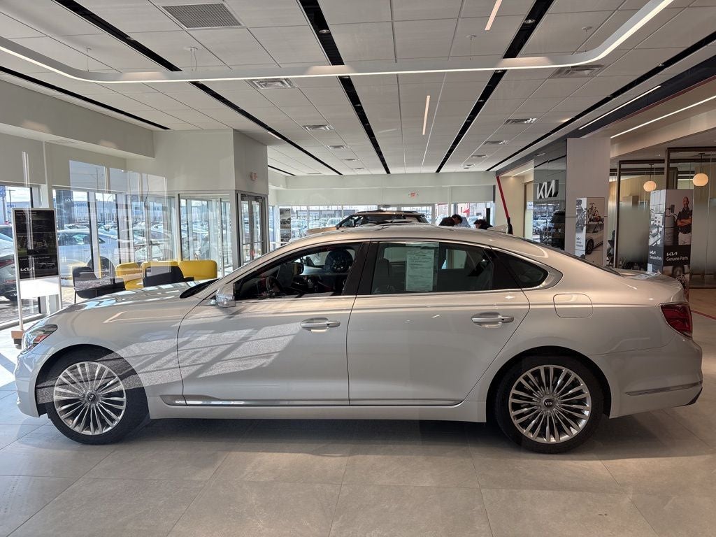 2020 Kia K900 Luxury VIP Package