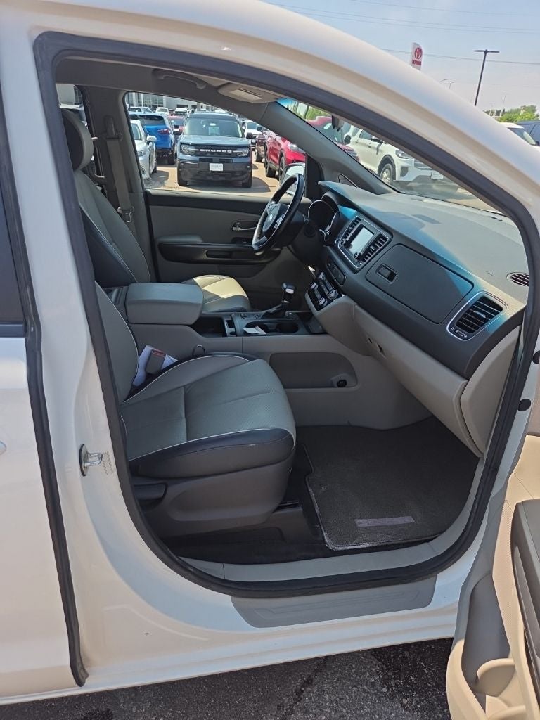 2017 Kia Sedona LX
