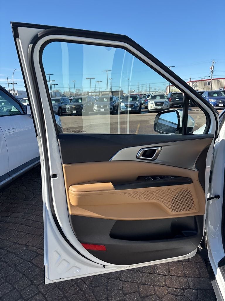 2023 Kia Carnival LX