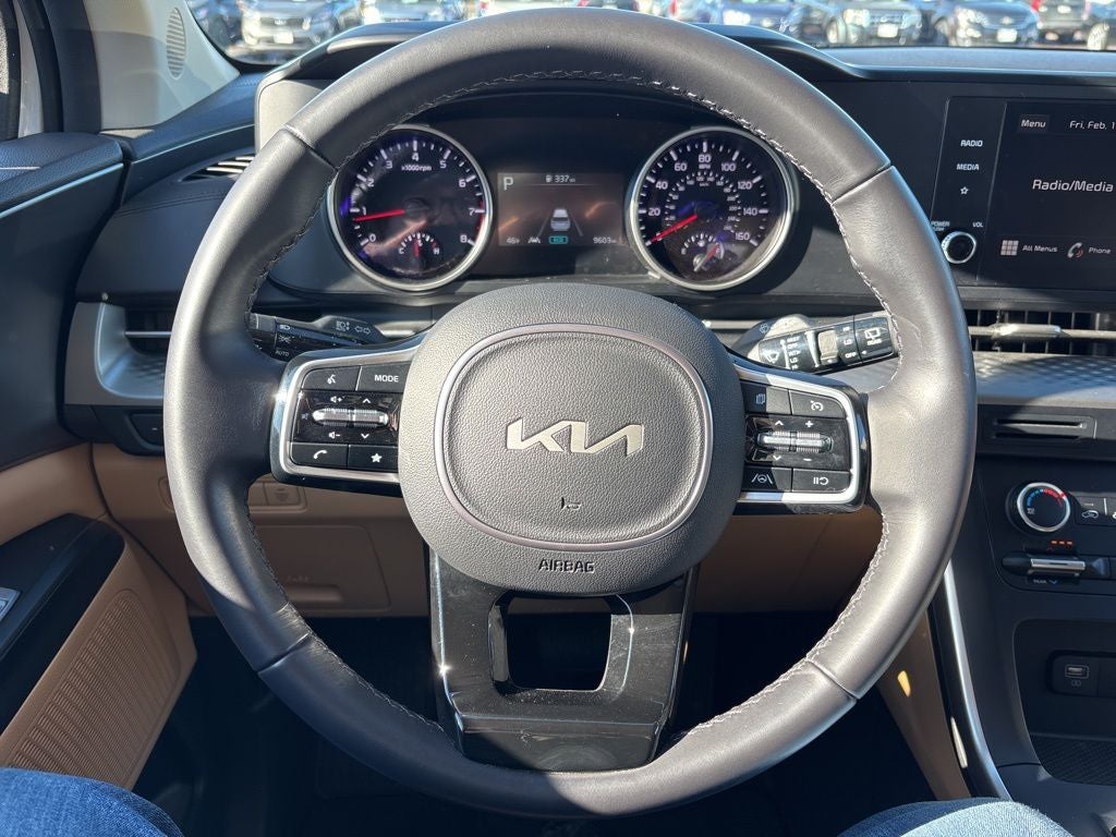 2023 Kia Carnival LX