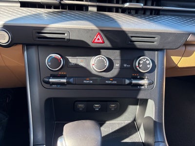 2023 Kia Carnival LX