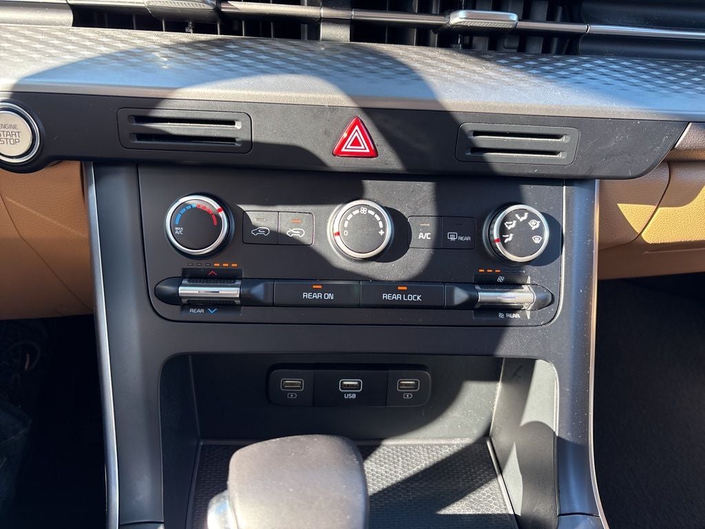 2023 Kia Carnival LX