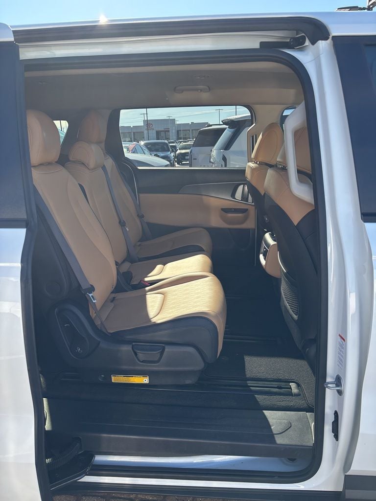 2023 Kia Carnival LX