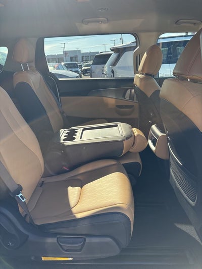 2023 Kia Carnival LX