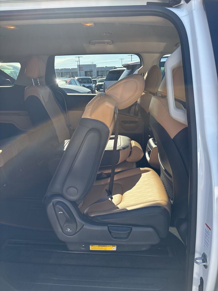 2023 Kia Carnival LX