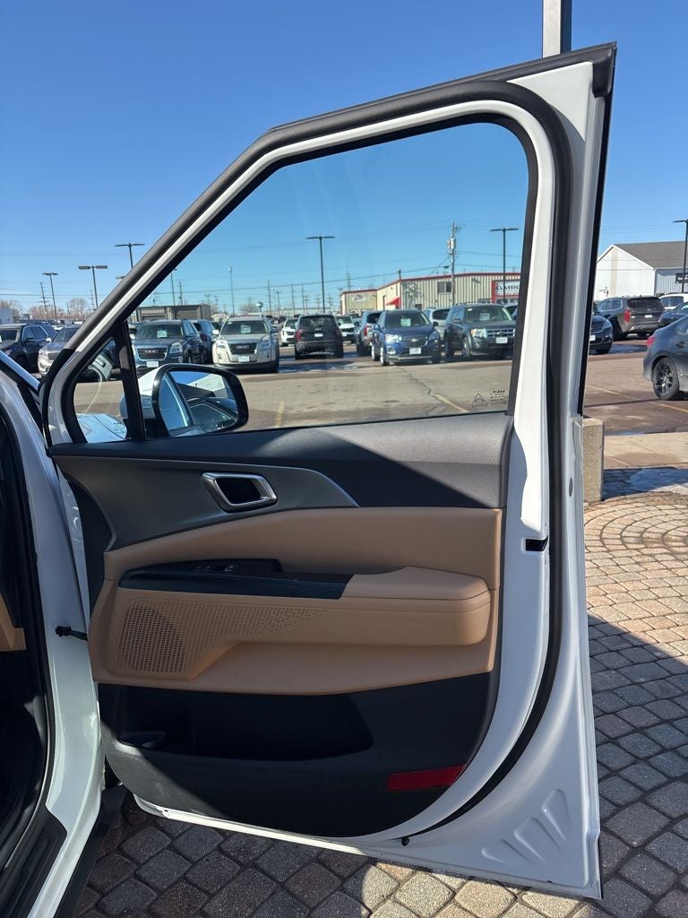 2023 Kia Carnival LX