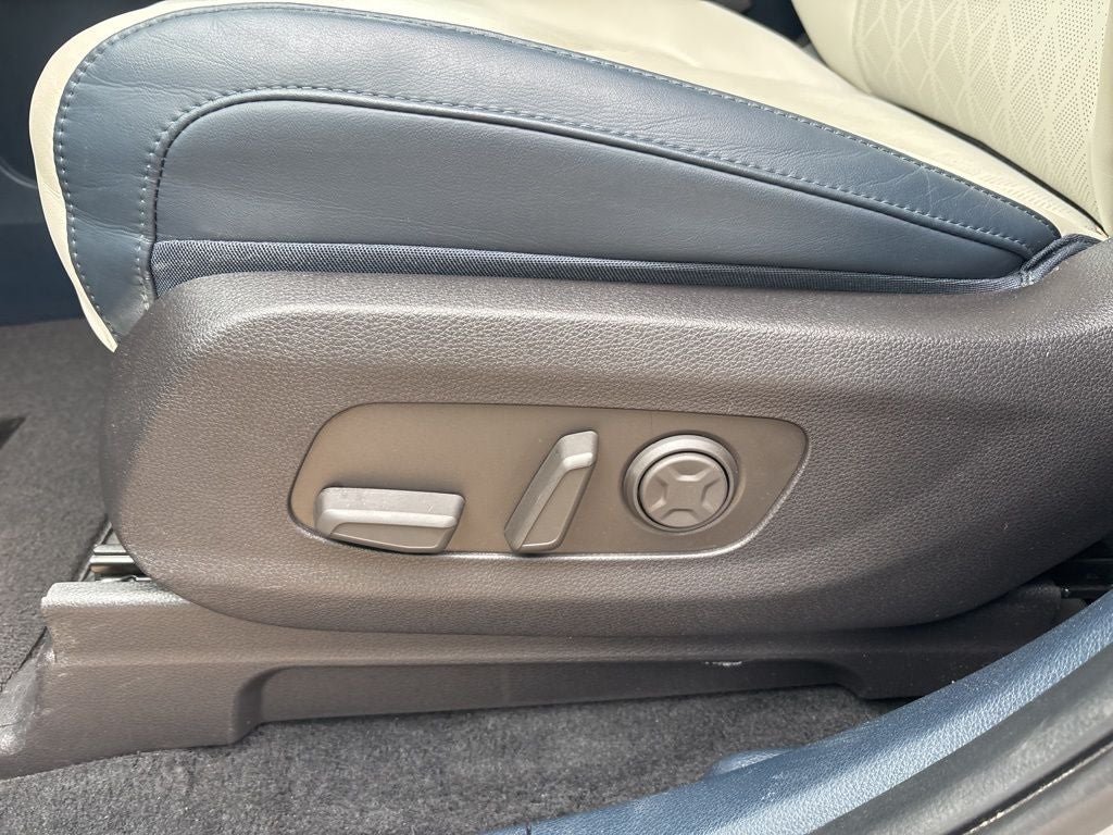 2025 Kia Carnival Hybrid EX