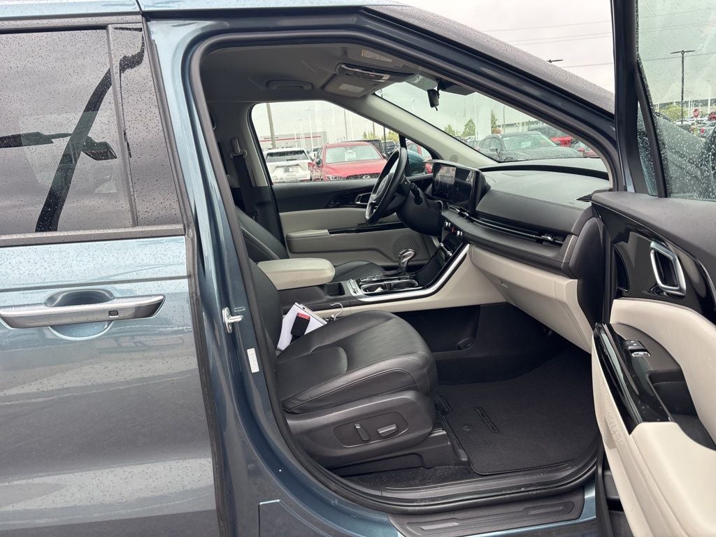2024 Kia Carnival SX
