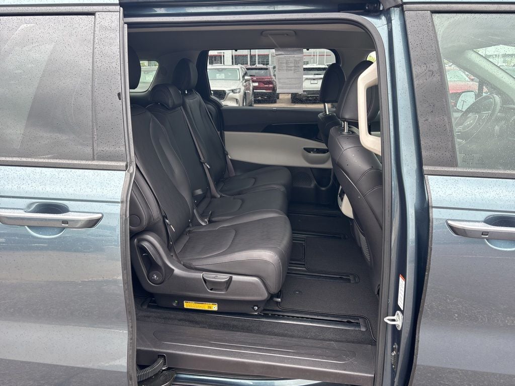 2024 Kia Carnival SX